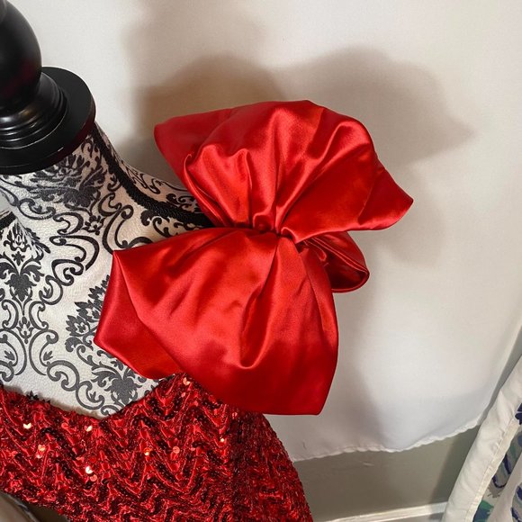 Vintage red sequin mermaid style dress with bow and tulle - Picture 6 of 9